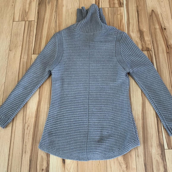 EUC Calvin Klein grey cowl neck sweater - Picture 4 of 4